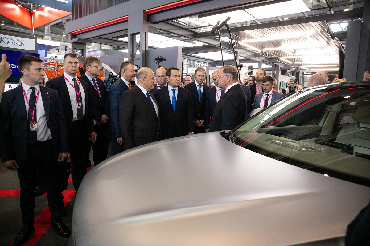 Автомобиль ENEVA Обуховского завода оценил председатель Правительства РФ Михаил Мишустин
