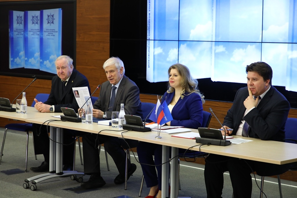 Поэты Концерна ВКО "Алмаз – Антей" выпустили книгу 