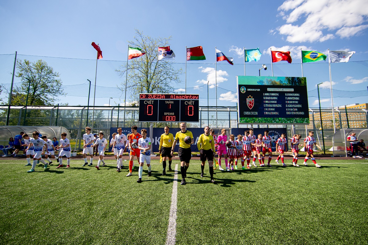 VI Международный детско-юношеский турнир по футболу  на Кубок Льва Бурчалкина завершился в Санкт-Петербурге