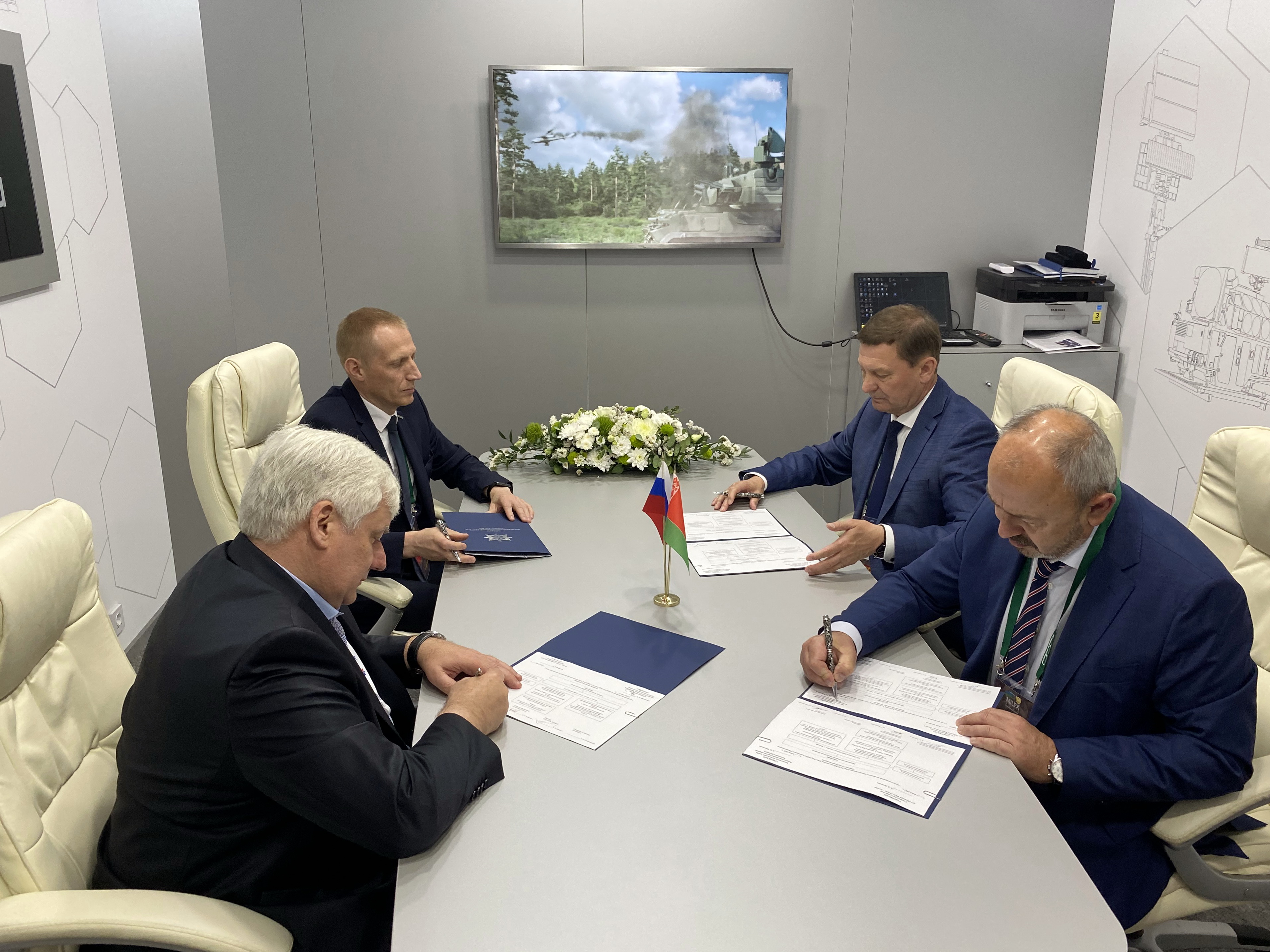 Концерн ВКО «Алмаз – Антей» и Минобороны Республики Беларусь утвердили схему кооперации по ремонту ЗРК «Тор»