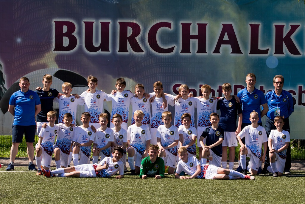 Футбольный клуб «Алмаз – Антей» успешно завершил игровой сезон года